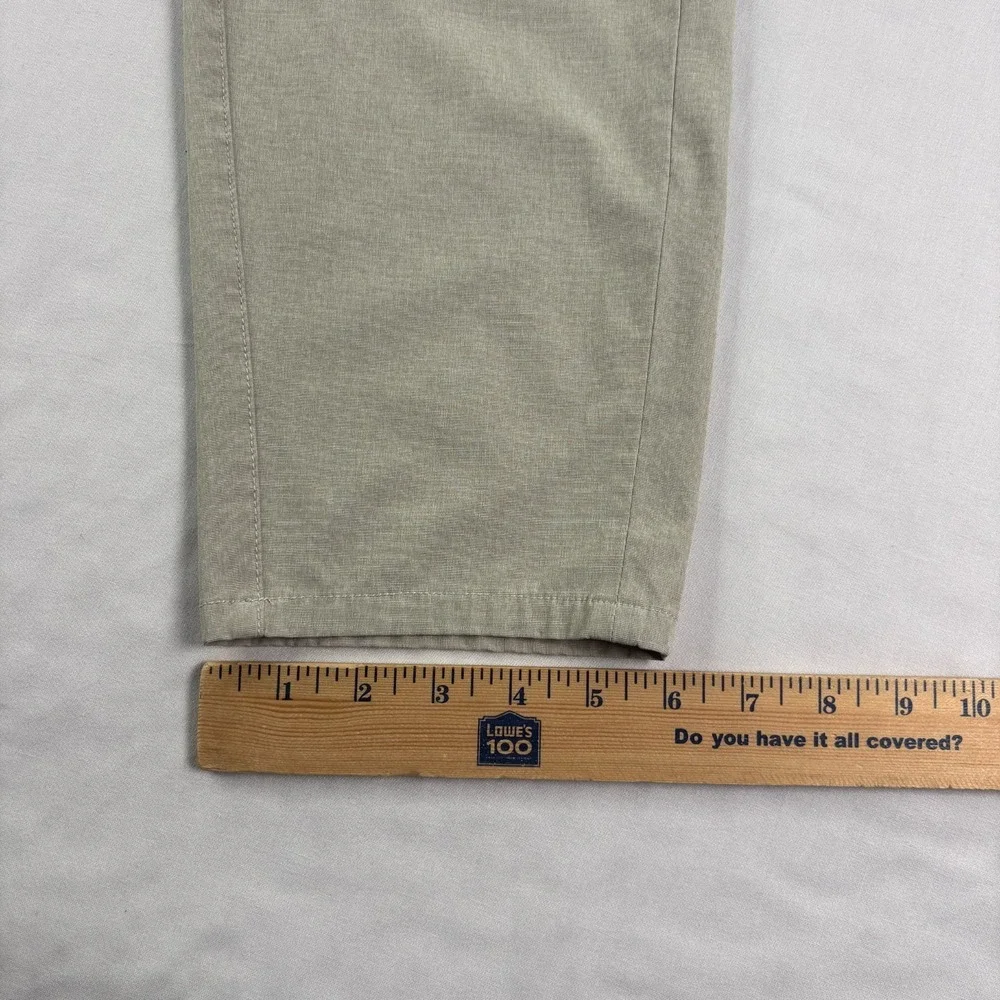 Vuori‎ Aim Pants Mens Size 32 Beige Chino Golf Tech Stretch Performance Casual
